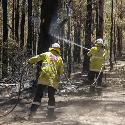 Bushfire threatens lives and homes south of Perth