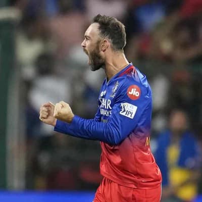 Reluctant bowler Maxwell grabs key wickets in RCB win