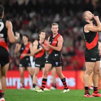 Bombers star Stringer steps up late to sink St Kilda