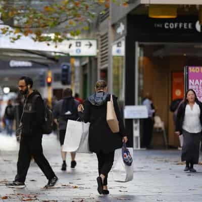 Support for Labor drops in WA, amid young voters swing