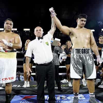 Leapai Jnr's narrow escape in pro fight debut victory