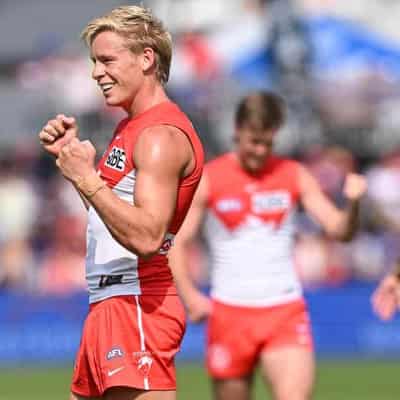 Swans bounce back, overcome injury-hit Eagles