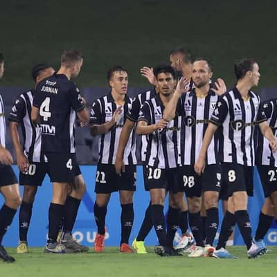 Reds rocked by late Macarthur ALM revival