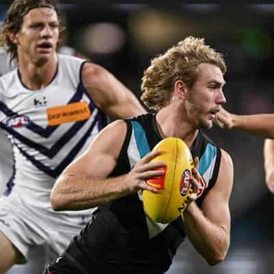 Fast-finishing Port Adelaide pip Fremantle in thriller