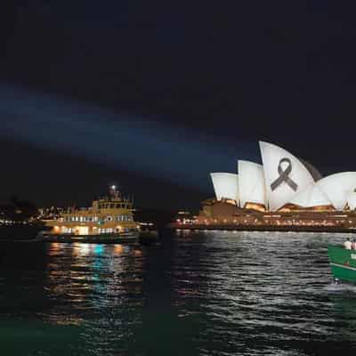 Police look beyond borders for motive in Bondi massacre