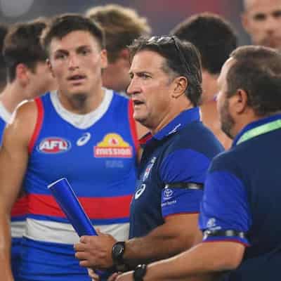 Saints to face under-fire Bulldogs in crucial AFL clash