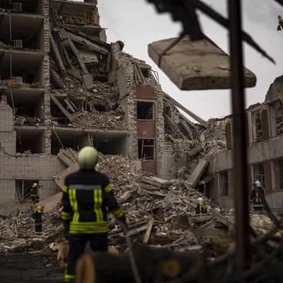 Zelenskiy begs for air defence aid as 17 die in strikes