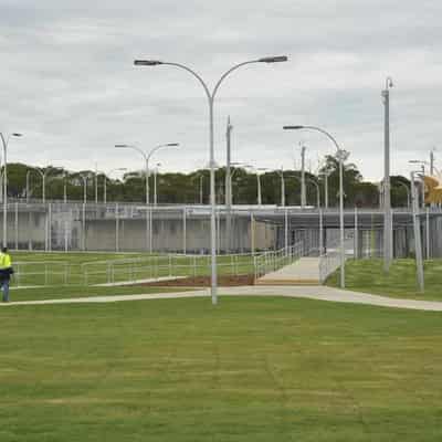 Drugs, lack of care make immigration detention 'unsafe'