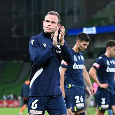 Victory great Leigh Broxham to retire at season's end