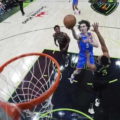 Giddey heats up late as OKC win again, sweep Pelicans