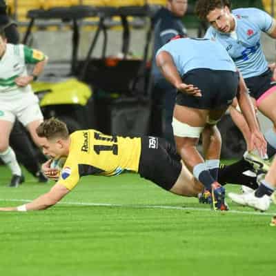 Waratahs thumped again as Super Rugby finals hopes fade