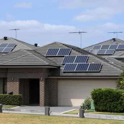 Rooftop solar, electric cars could solve energy puzzle