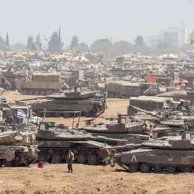 Israeli forces mass on Rafah outskirts amid US warning