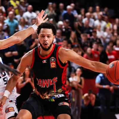 US import signs long-term deal to stay with NBL Hawks