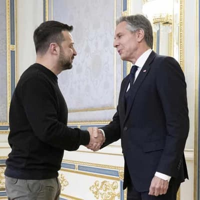 Zelenskiy lauds US aid package, asks for air defences