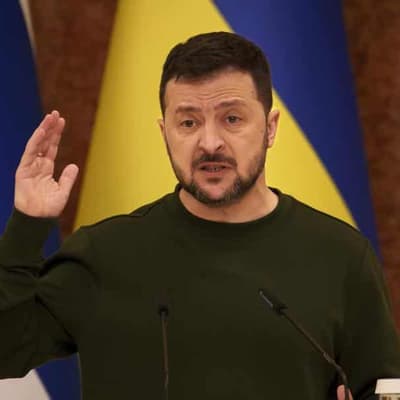 Kyiv rushes troops to new front, Zelenskiy cancels trip