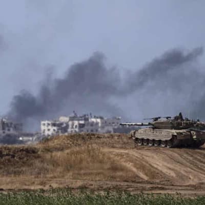 Fierce battles as Israeli forces push further into Gaza