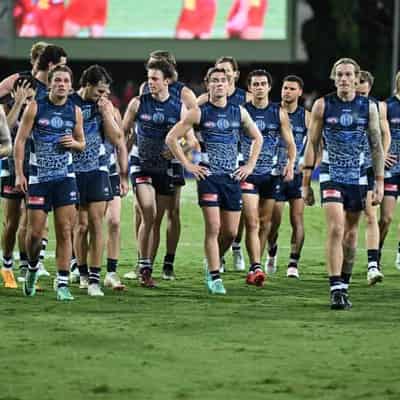 Coach Scott not panicking amid Geelong form slump