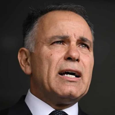 Liberal leader's public apology after defamation suits