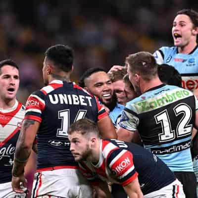 Hynes stars in win over Roosters to push Origin case