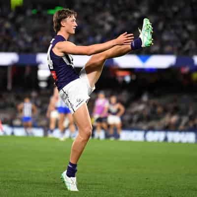 Dockers back Amiss to overcome goalkicking wobbles