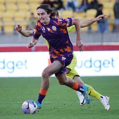 Glory young gun Bennie joins English Championship club