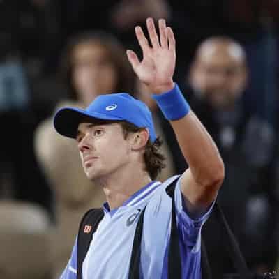 De Minaur's brave Paris bid ended by resilient Zverev