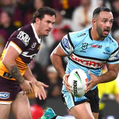 Trindall leads Sharks to comeback win over Broncos