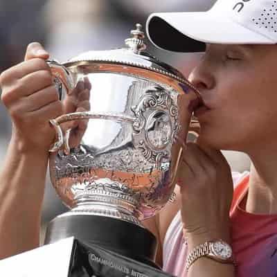 Swiatek blasts her way to fourth French Open crown