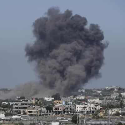 People flee as Israeli tanks push deeper into Rafah