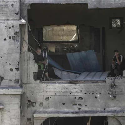 Israeli tanks push into Rafah, Hezbollah issues warning