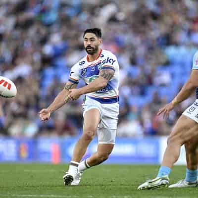 Johnson hamstring adds to Warriors' woes after shocker