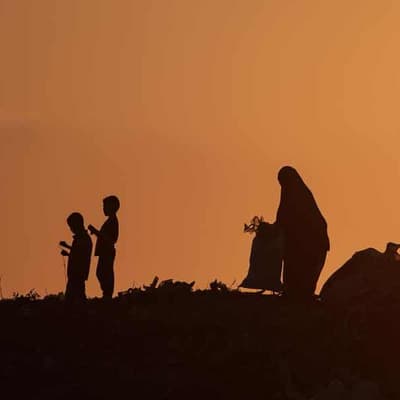 Israel strikes kill 11 in Gaza, tanks push into Rafah