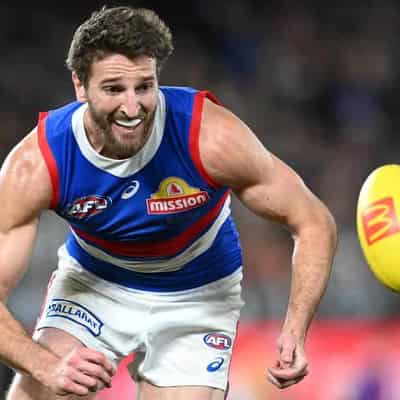 Bulldogs skipper Bontempelli hurt in training incident