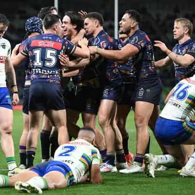 Makeshift Storm surprise coach Bellamy with ladder spot