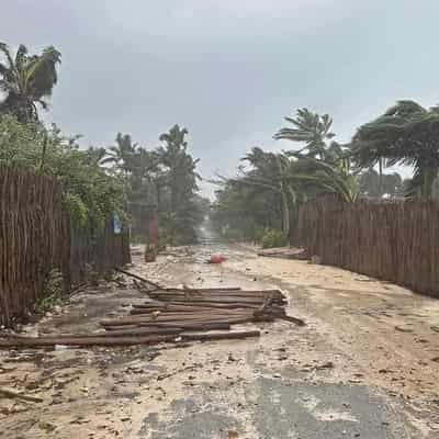 Beryl spares Mexico's Yucatan beaches, aims at Texas