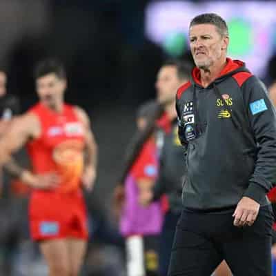 Suns coach Hardwick escapes sanction for F-bomb