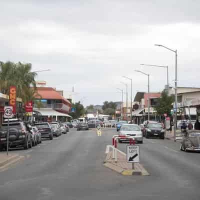 Keep politics out of Alice Springs, minister warns