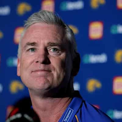 Simpson turns down offer for Eagles coaching farewell