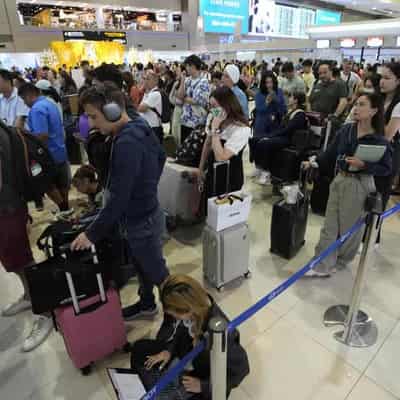 Software error disrupts flights, banks, media worldwide