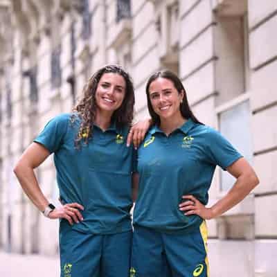 Fox sisters spurring each other at Paris Games