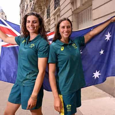 Fox sisters' Olympic milestone is poignant for Meares