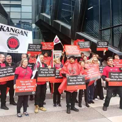 Teachers walk from TAFE classes as pay talks flounder