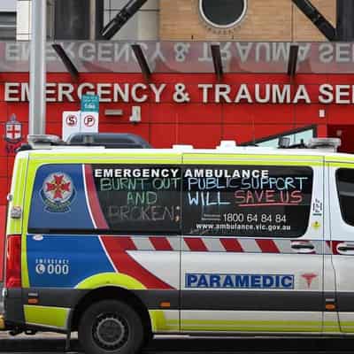 Paramedic dispute unsustainable, Victorian premier says