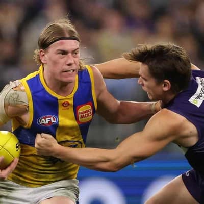 Reid cops plenty of boos in Freo's spiteful derby win