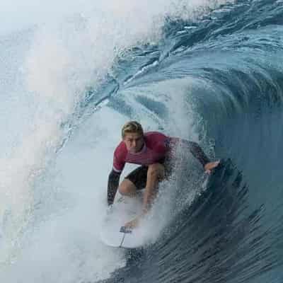 Aussies Ewing, Wright through in Olympic surfing