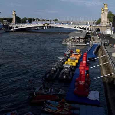 Games chiefs again pull pin on Seine triathlon training