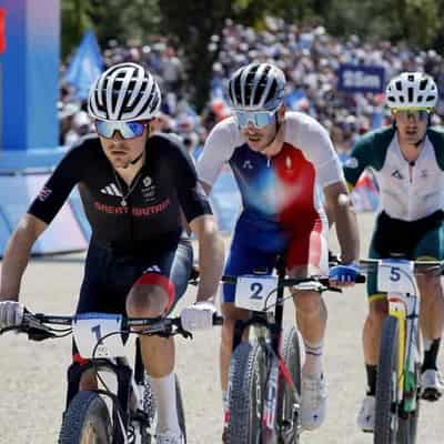 Pidcock denies local rider to defend Olympic MTB title