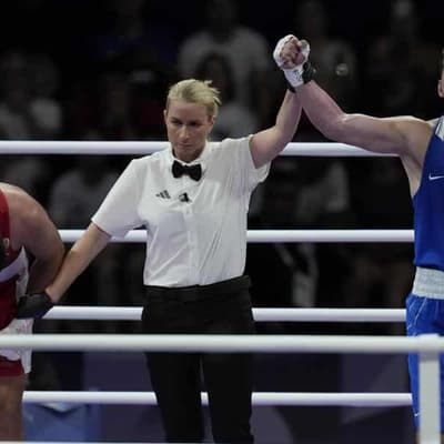 Peters rocks world champ but Aussie boxers suffer again