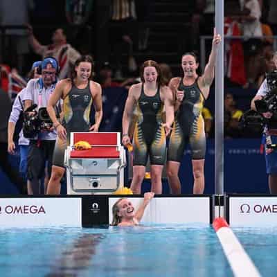 Australia freestyle relayers in golden salute in Paris